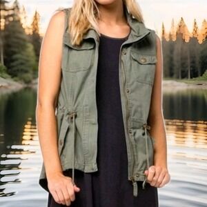 Ashley By 26 International Vest Women's‎ 1X Olive Green Military Style 4 Pockets
